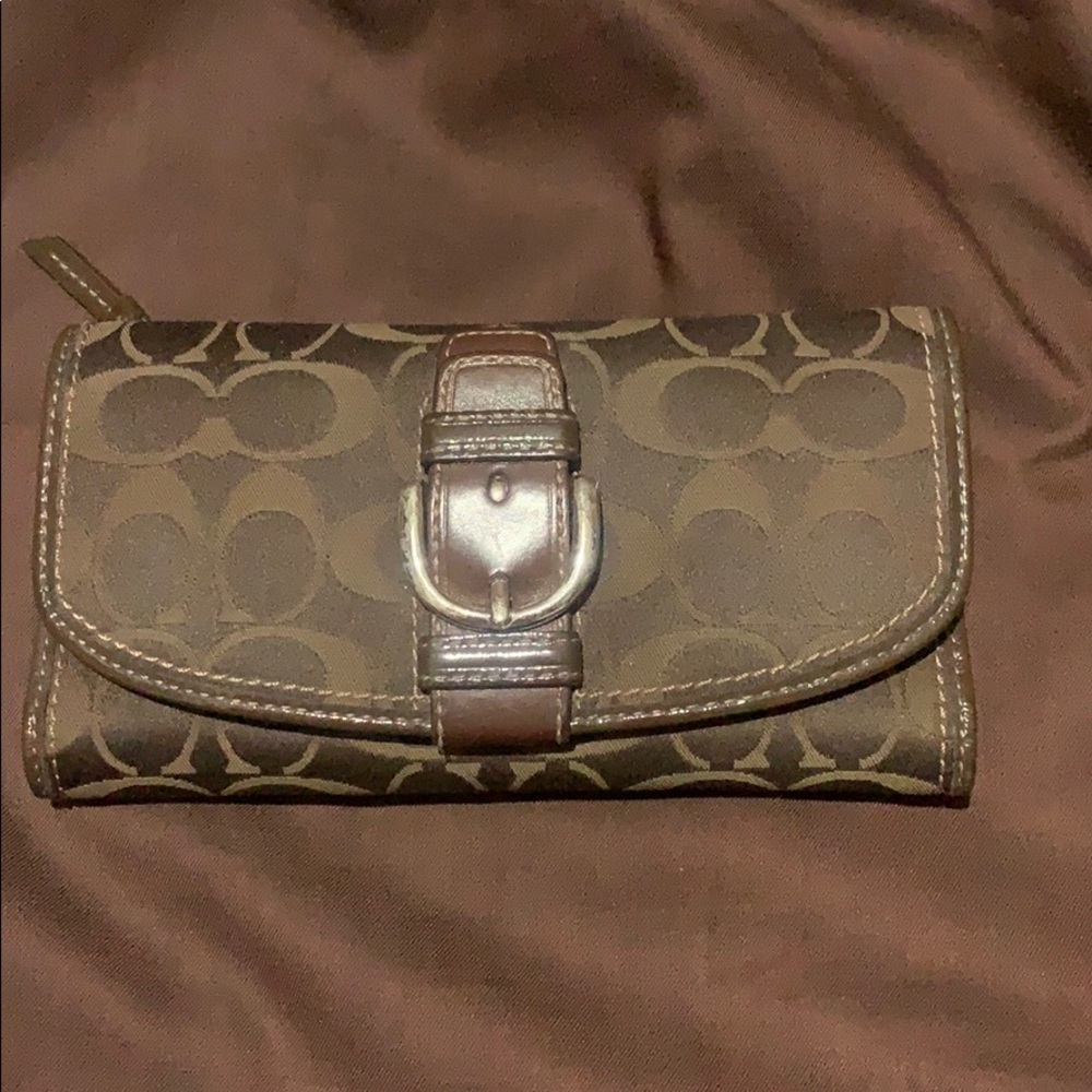Coach Wallet - FREE SHIPPING